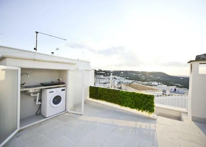 Scirocco Apartment With Terrace By Wonderful Italy