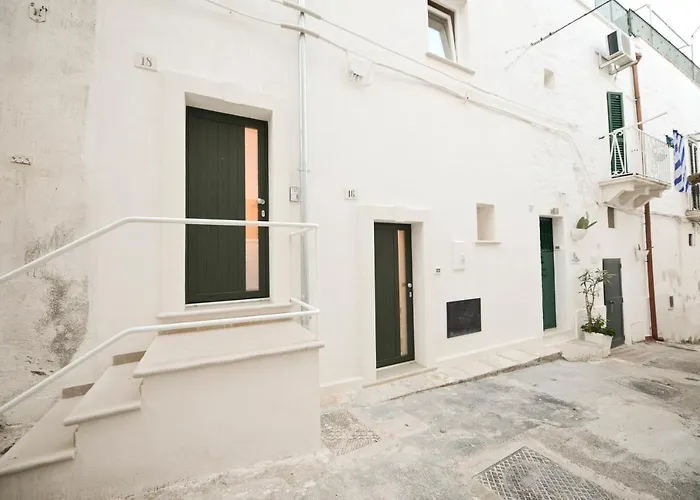 Scirocco Apartment With Terrace By Wonderful Italy